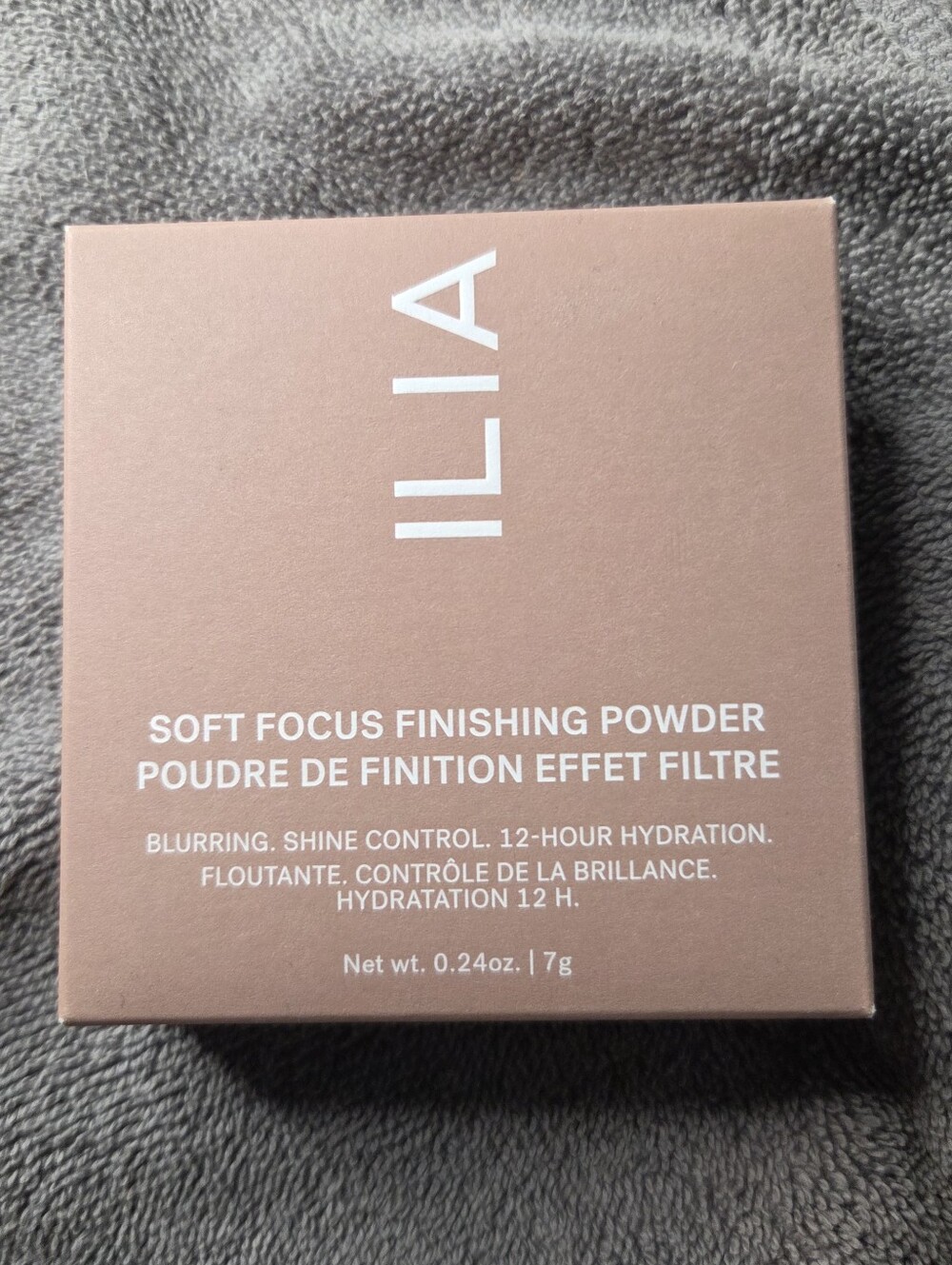 ILIA Soft Focus Finishing Powder – Light Translucent